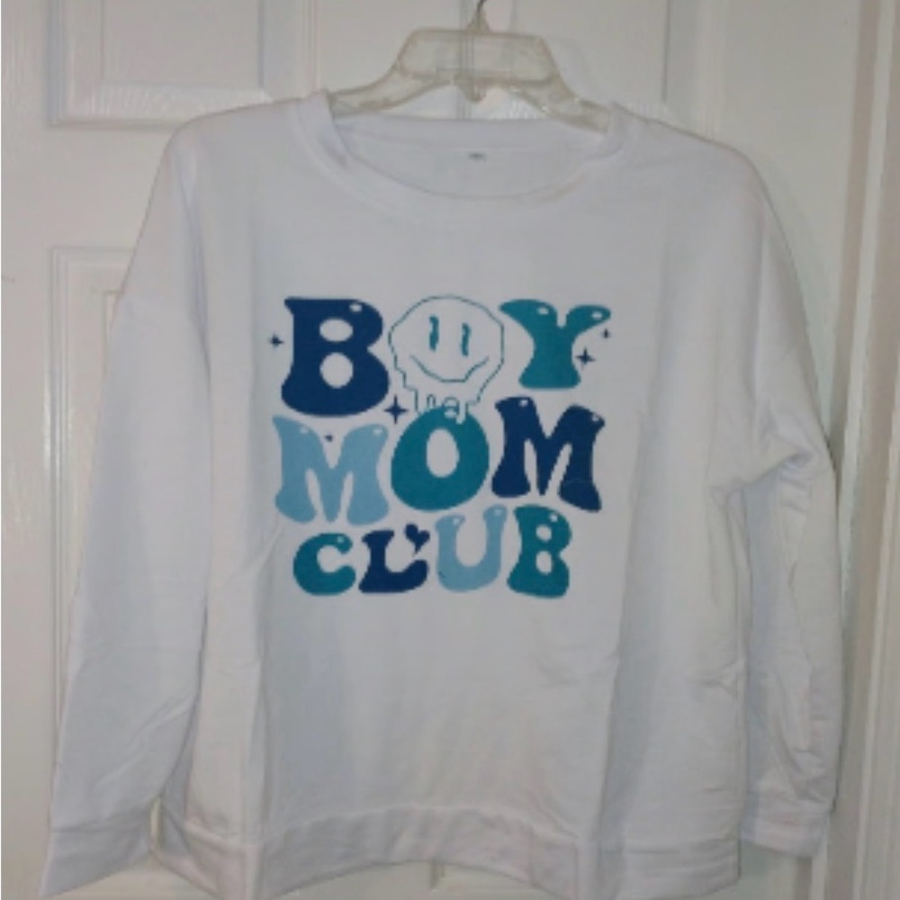 NEW Boy Mom Club White Graphic Long-Sleeve Tee size XL